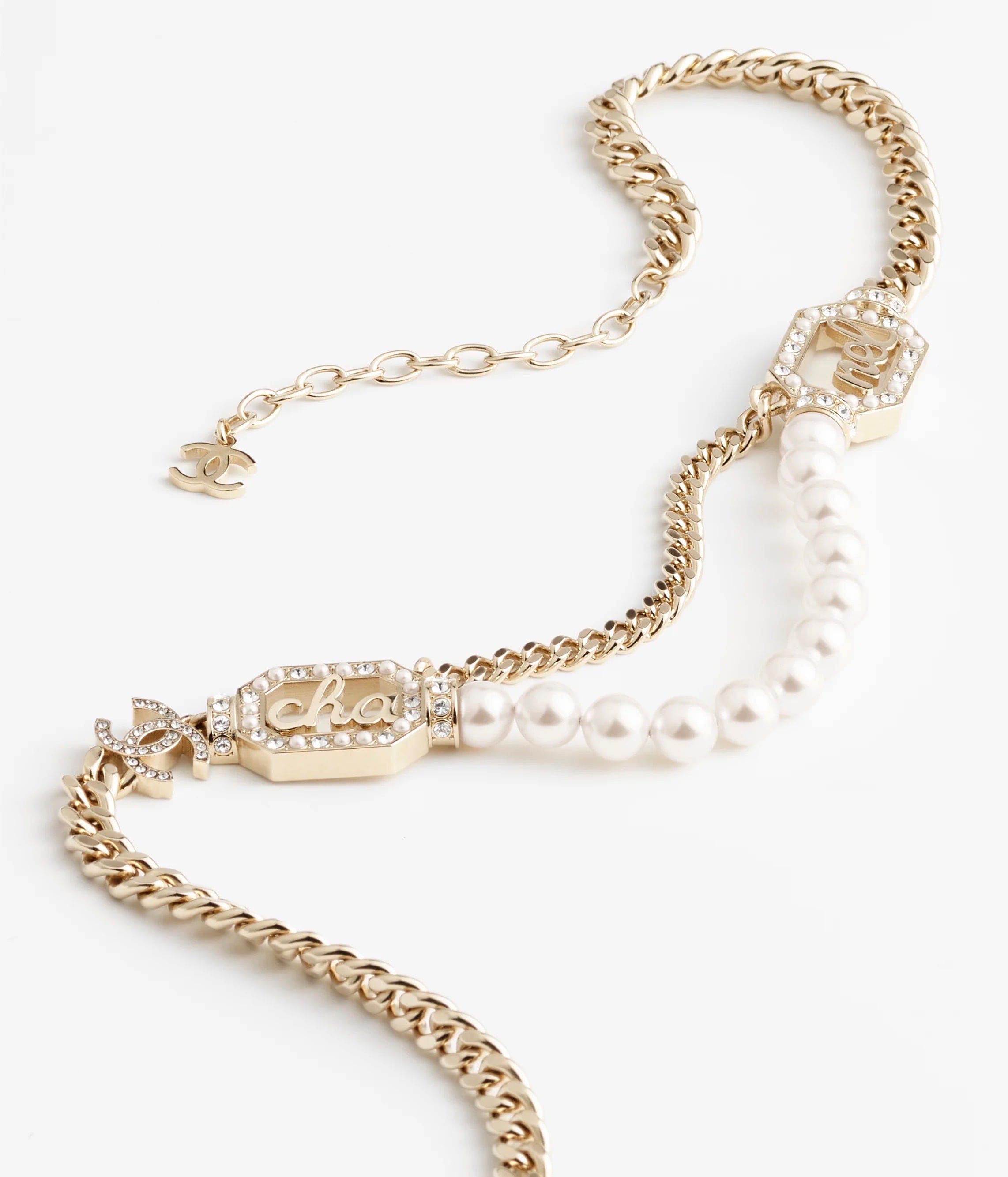 18K  Chanel Diamonds Necklace